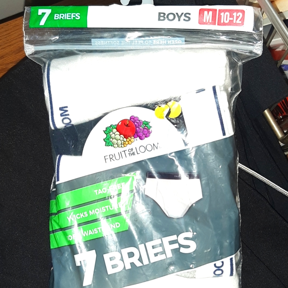 Nwt sealed boys briefs